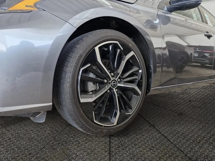 2023 Nissan Altima SR 