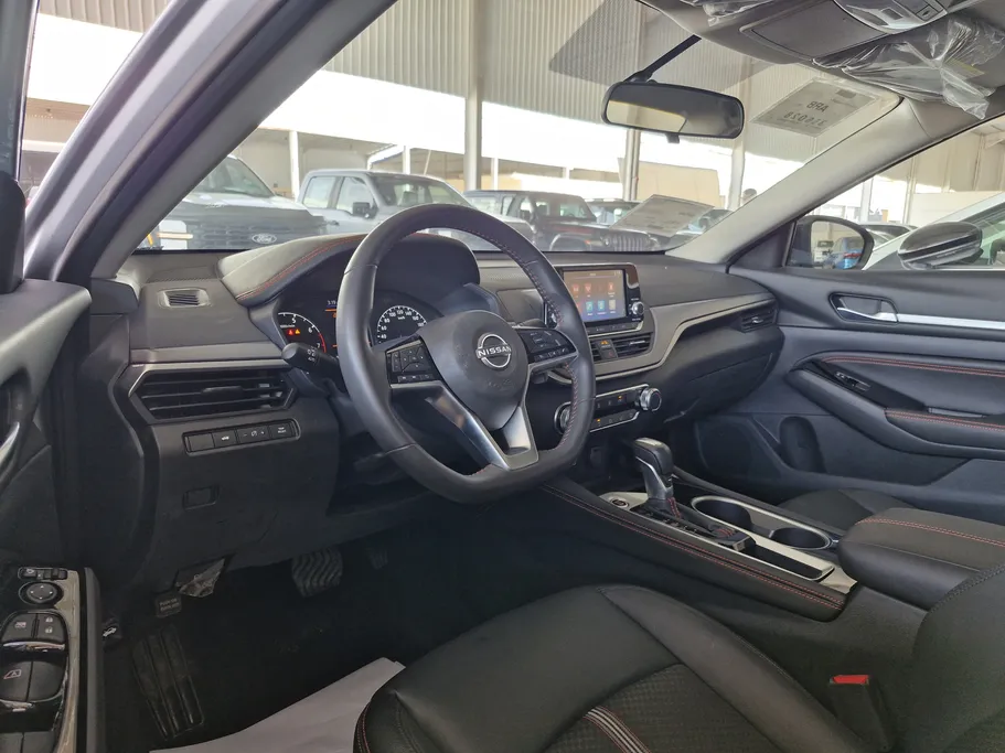 2023 Nissan Altima SR 