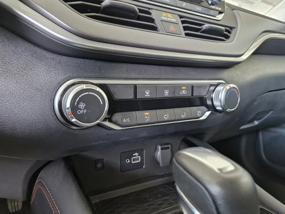 2023 Nissan Altima SR 