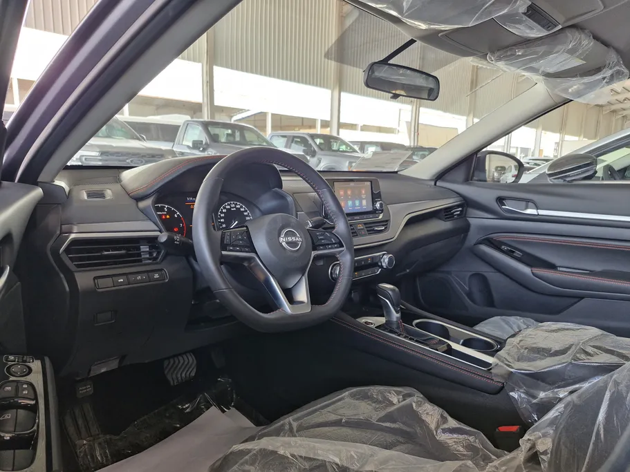 2023 Nissan Altima SR 