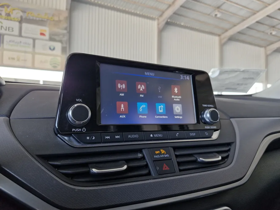 2023 Nissan Altima SR 