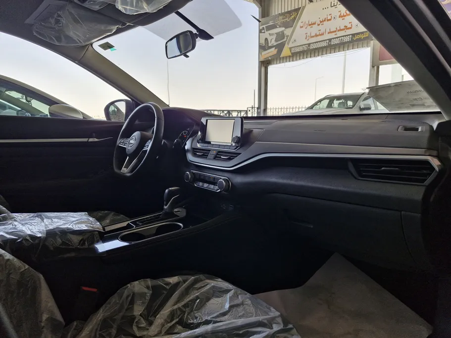 2023 Nissan Altima SR 