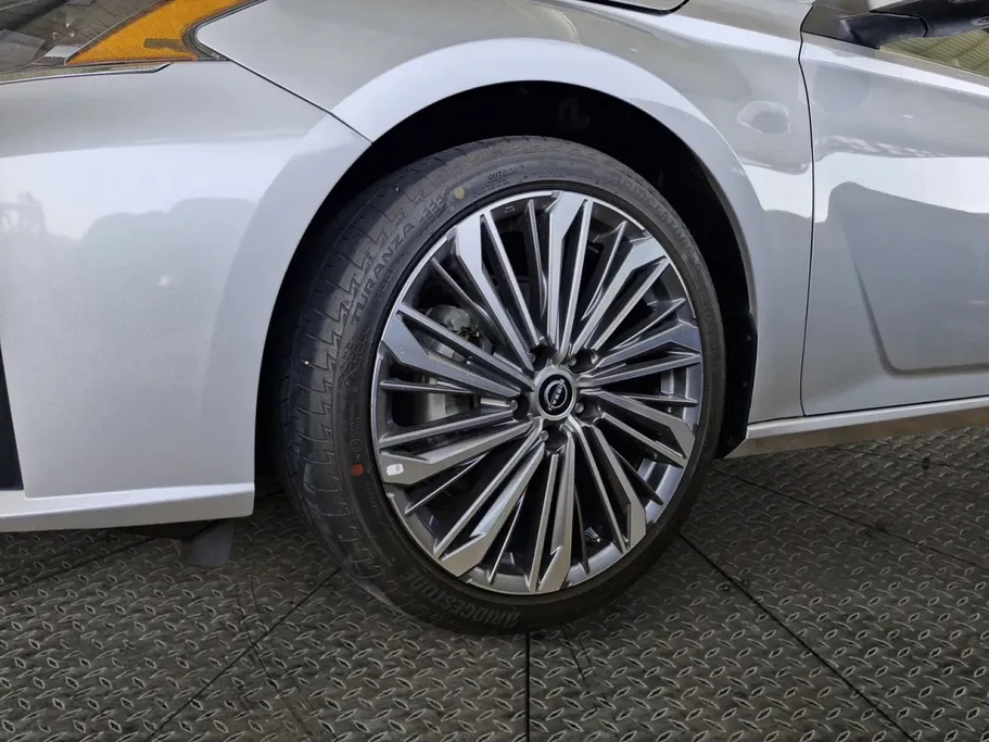 2023 Nissan Altima SL 