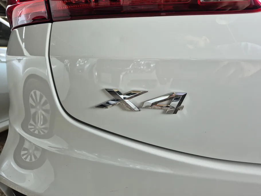 2020 BMW X Series 4 xDrive 30i 