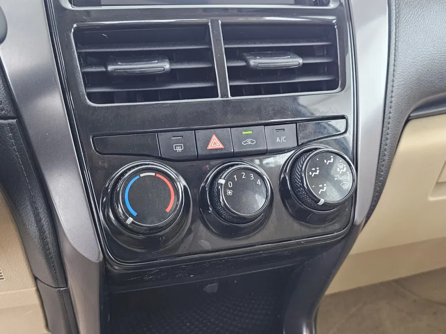 2022 Toyota Yaris  Y 