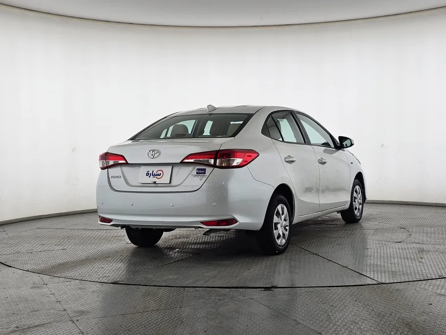 2022 Toyota Yaris  Y 