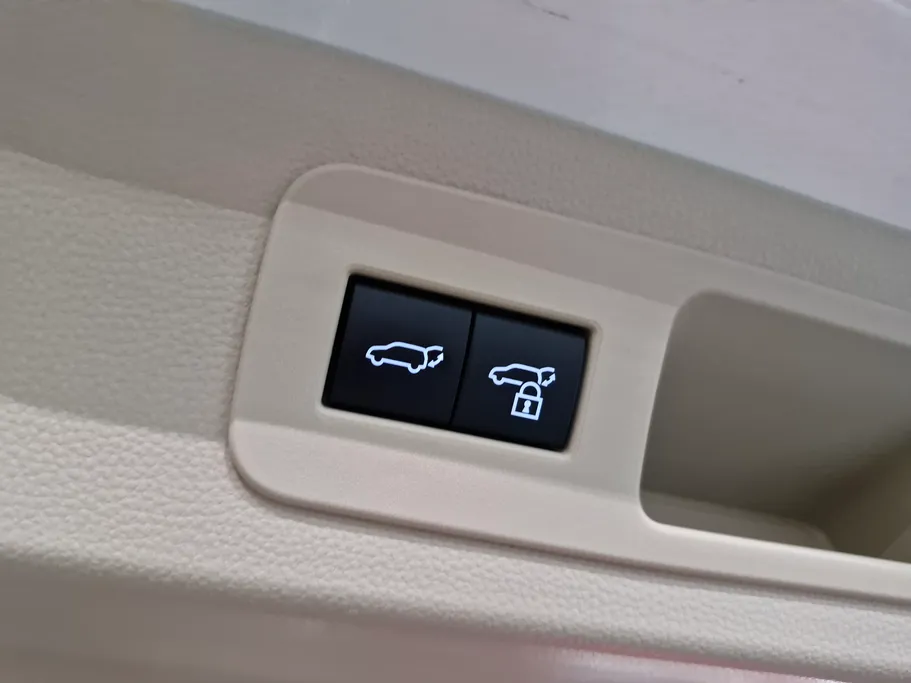 2025 Toyota Land Cruiser GXR4 