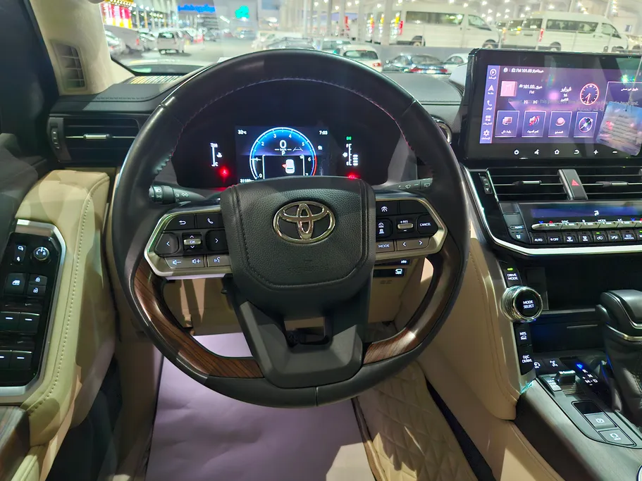 2025 Toyota Land Cruiser GXR4 
