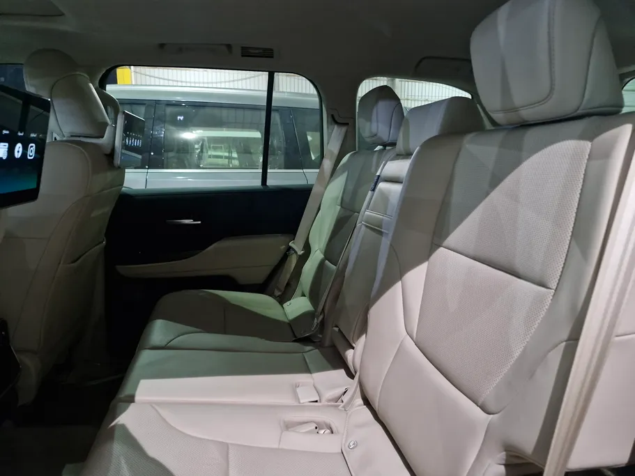 2025 Toyota Land Cruiser GXR4 