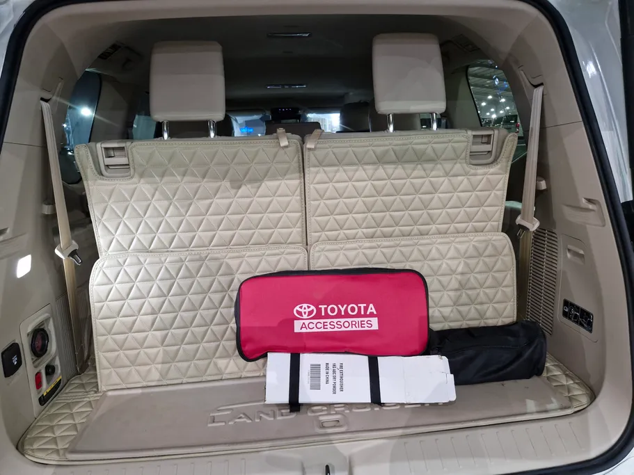 2025 Toyota Land Cruiser GXR4 