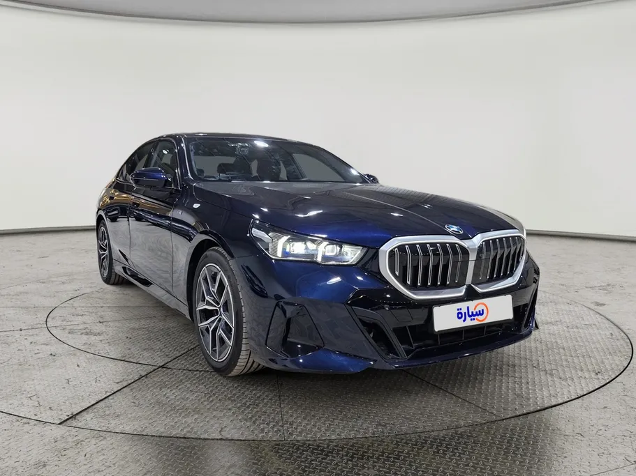 بي ام دبليو الفئة الخامسة 520i 2025 