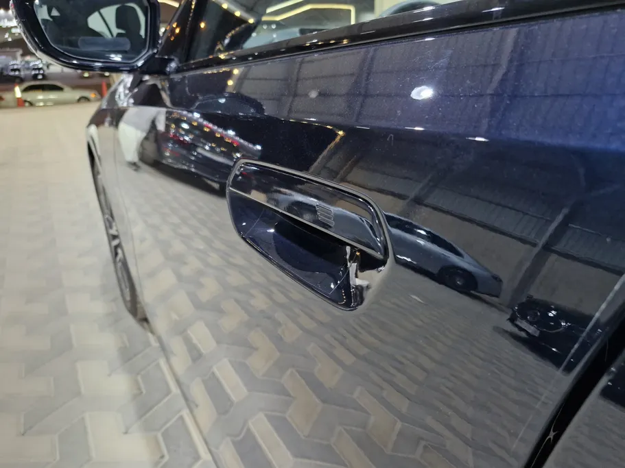 بي ام دبليو الفئة الخامسة 520i 2025 