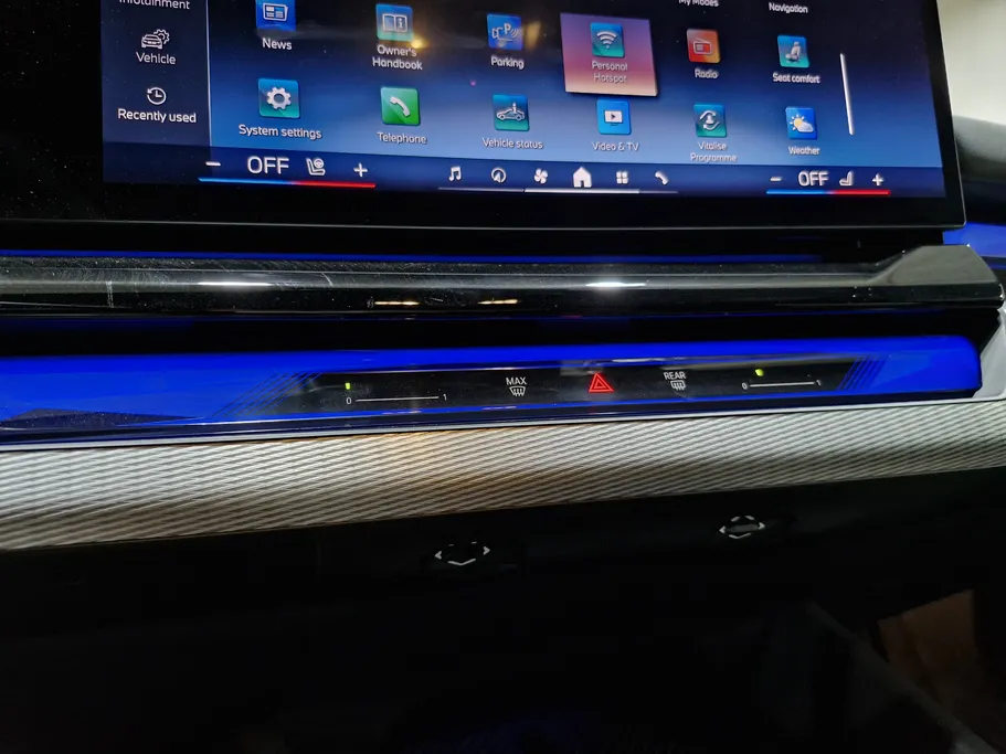 بي ام دبليو الفئة الخامسة 520i 2025 