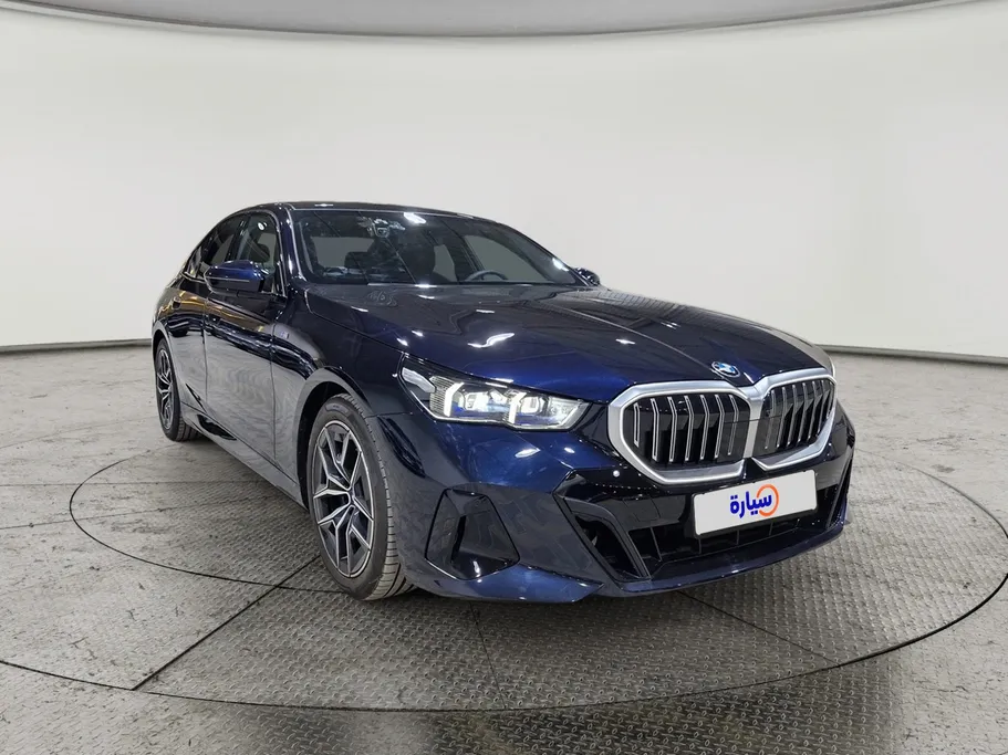 بي ام دبليو الفئة الخامسة 520i 2025 