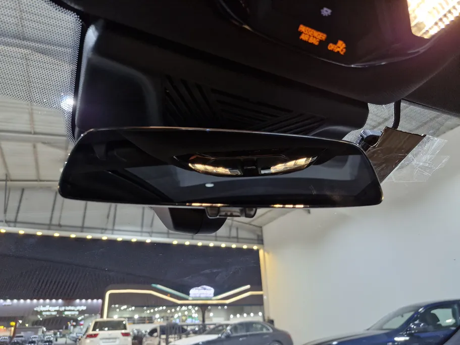 بي ام دبليو الفئة الخامسة 520i 2025 