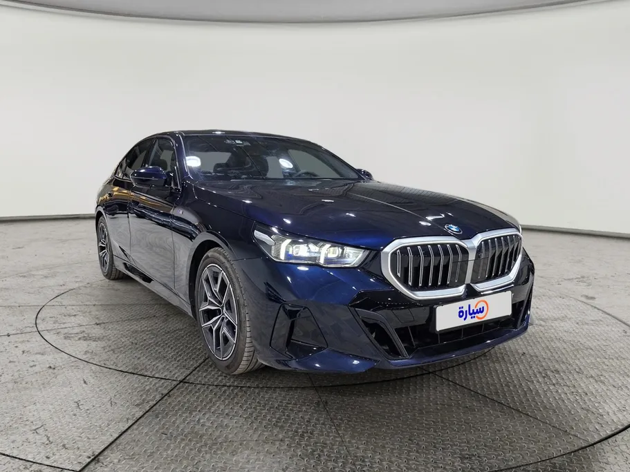 بي ام دبليو الفئة الخامسة 520i 2025 