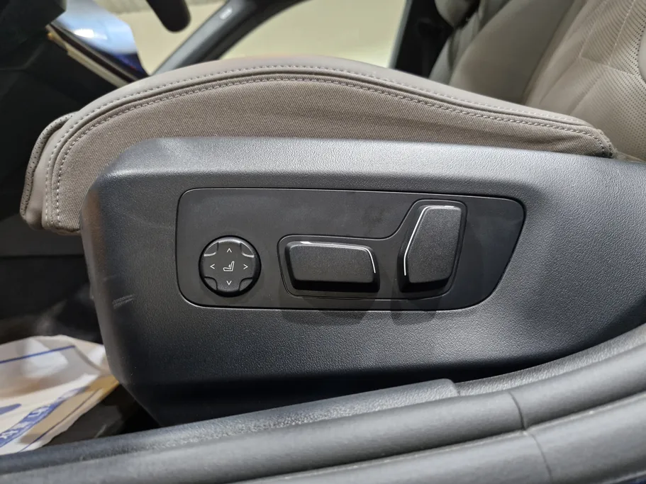 بي ام دبليو الفئة الخامسة 520i 2025 