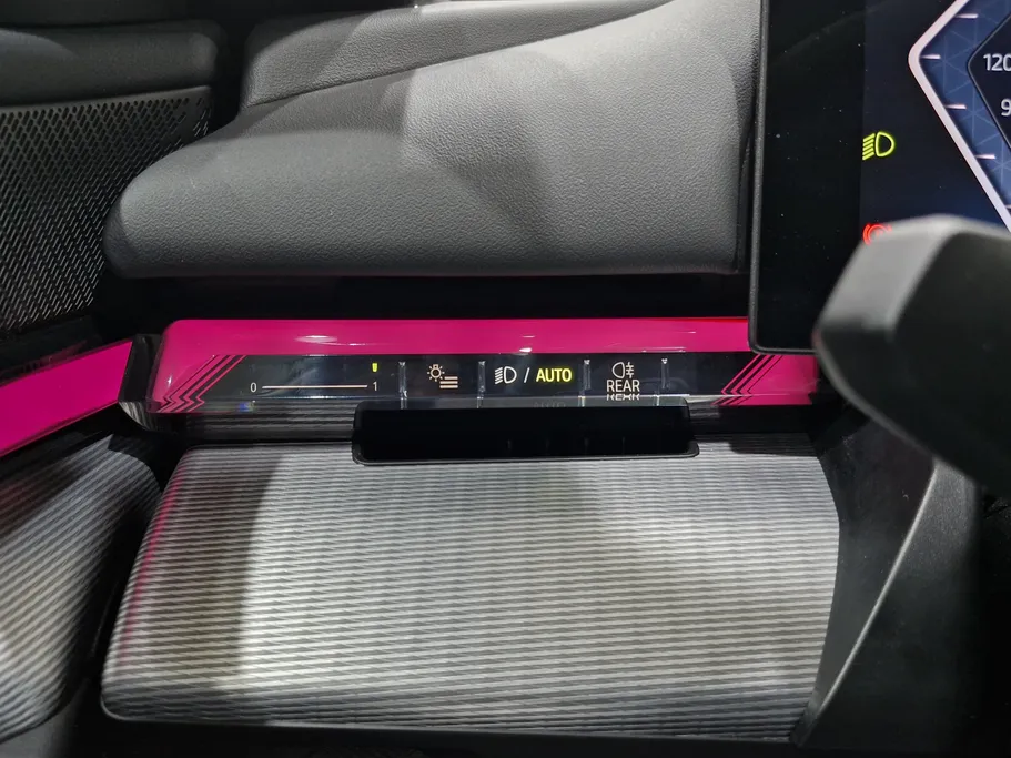 بي ام دبليو الفئة الخامسة 520i 2025 