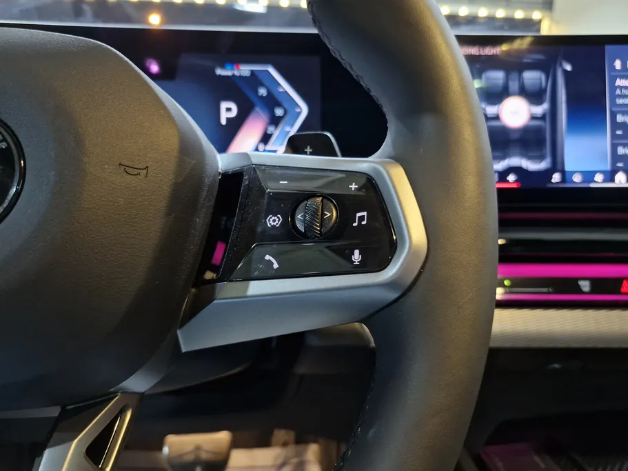 بي ام دبليو الفئة الخامسة 520i 2025 