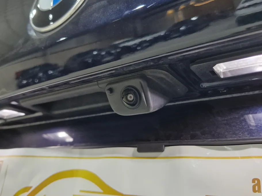 بي ام دبليو الفئة الخامسة 520i 2025 