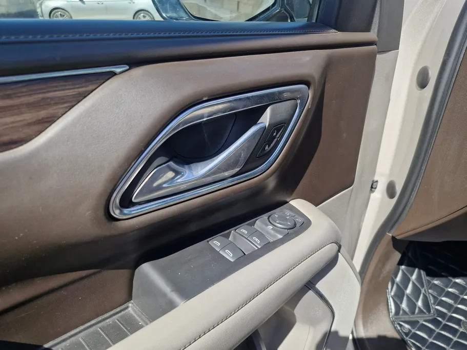 2023 Chevrolet Suburban LS 