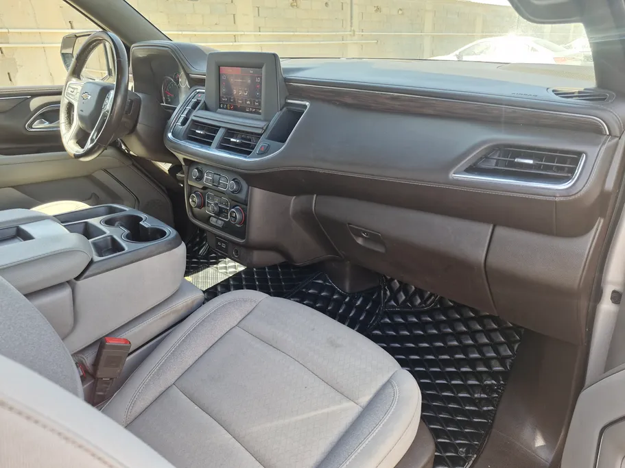 2023 Chevrolet Suburban LS 