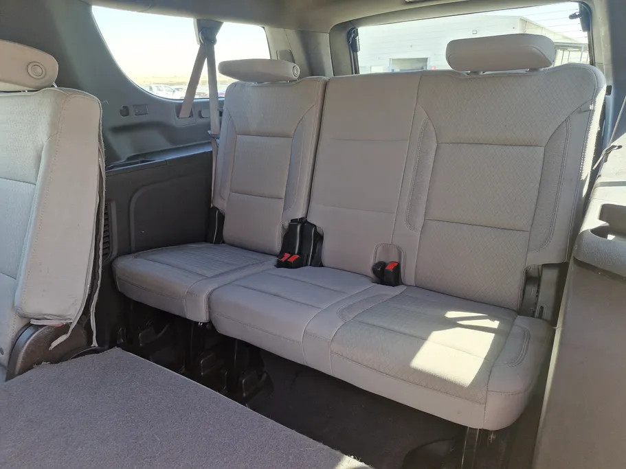 2023 Chevrolet Suburban LS 