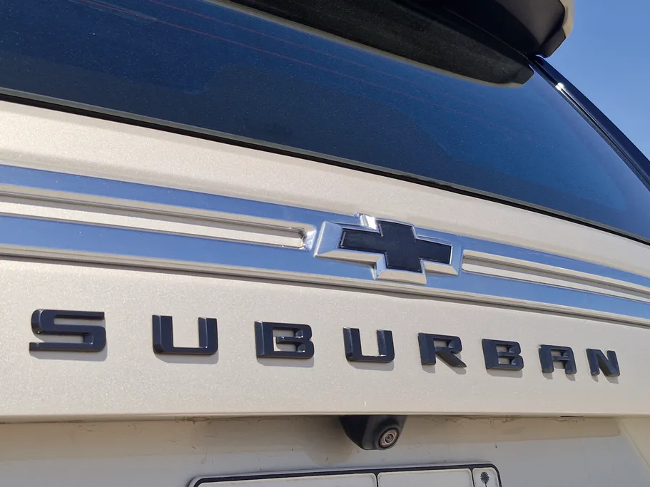 2023 Chevrolet Suburban LS 