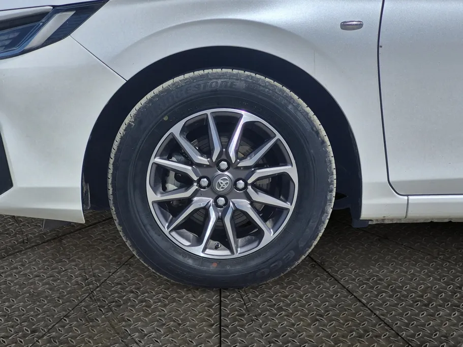 2023 Toyota Yaris  Y 