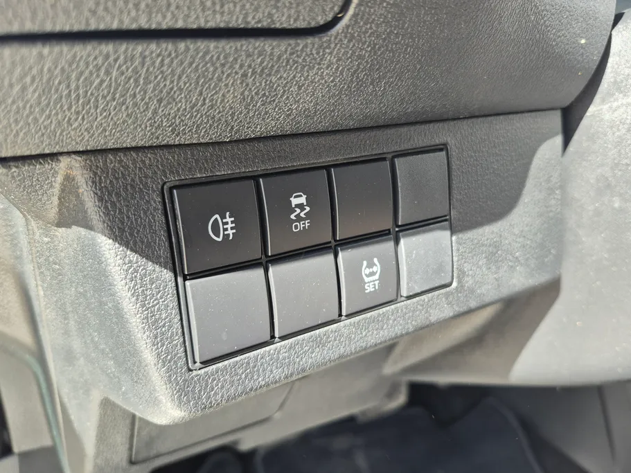 تويوتا يارس Y 2023 