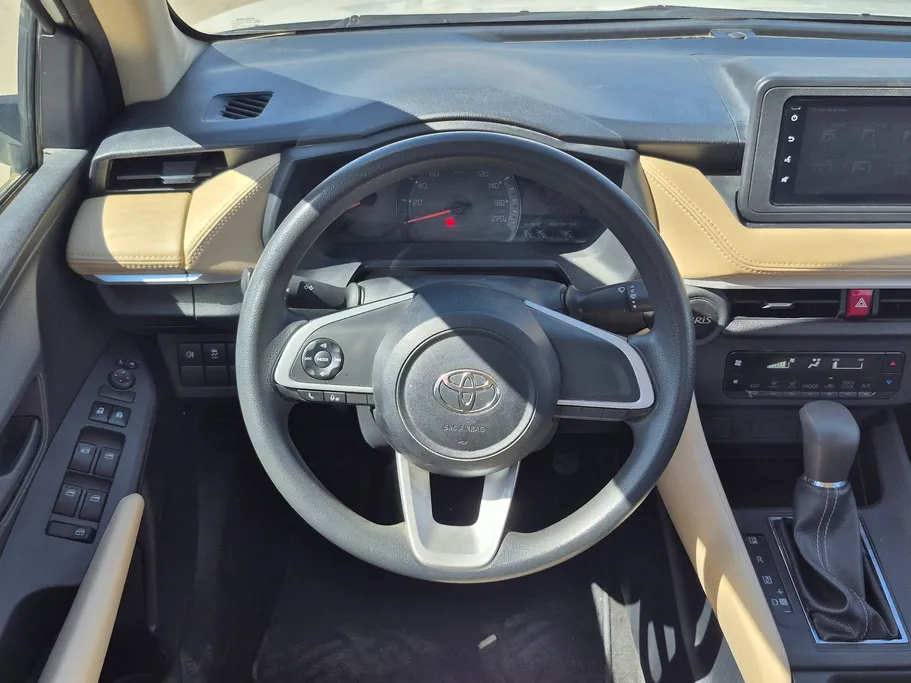 تويوتا يارس Y 2023 