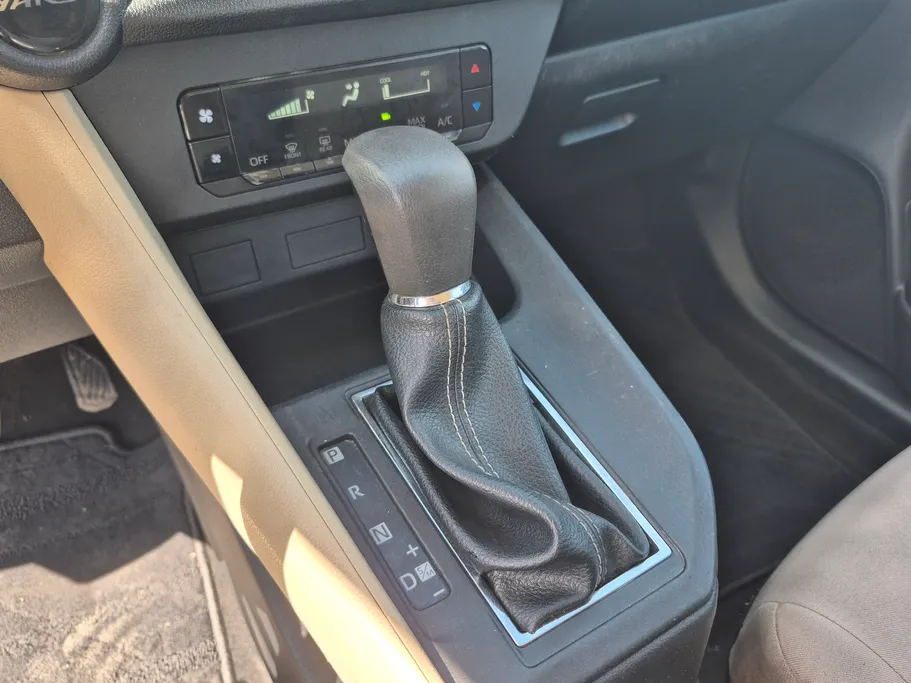 تويوتا يارس Y 2023 