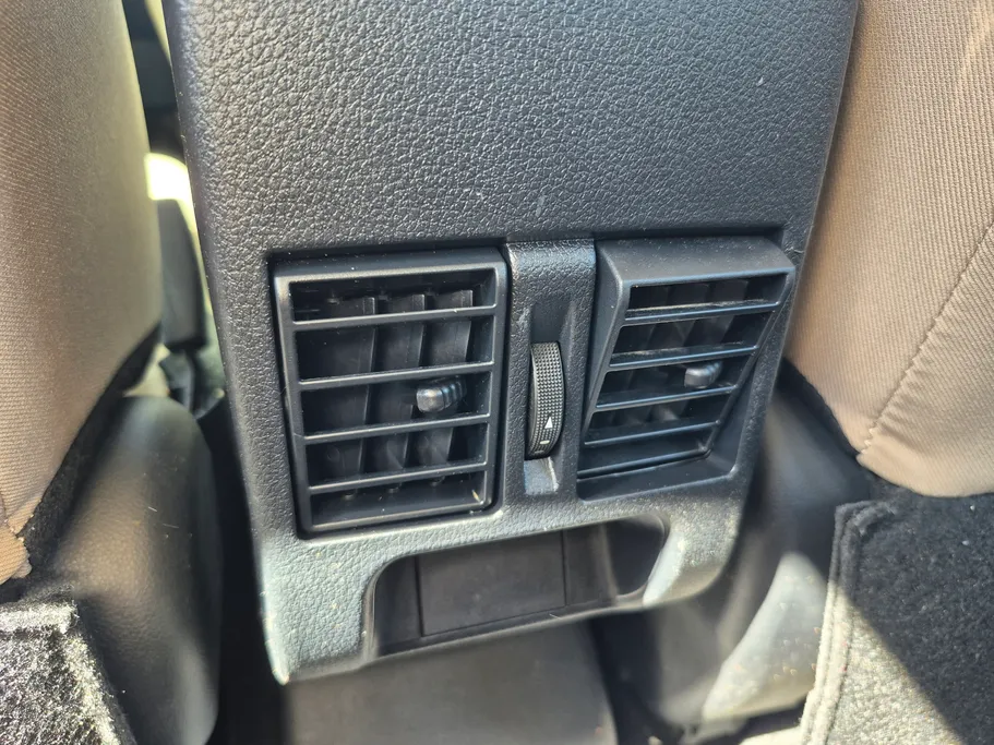 تويوتا يارس Y 2023 