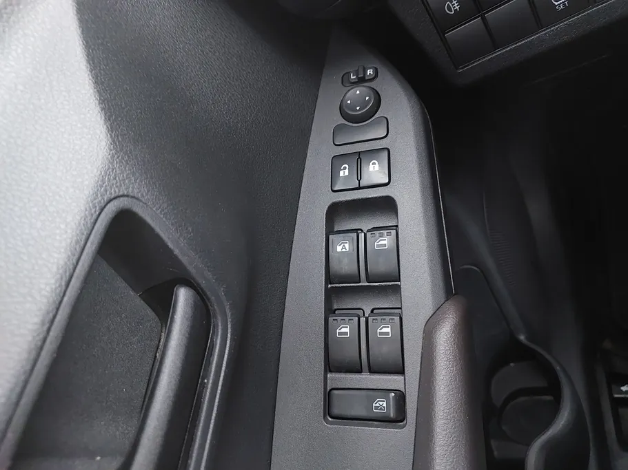 تويوتا يارس Y 2024 