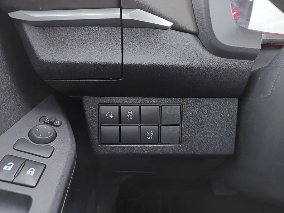 تويوتا يارس Y 2024 