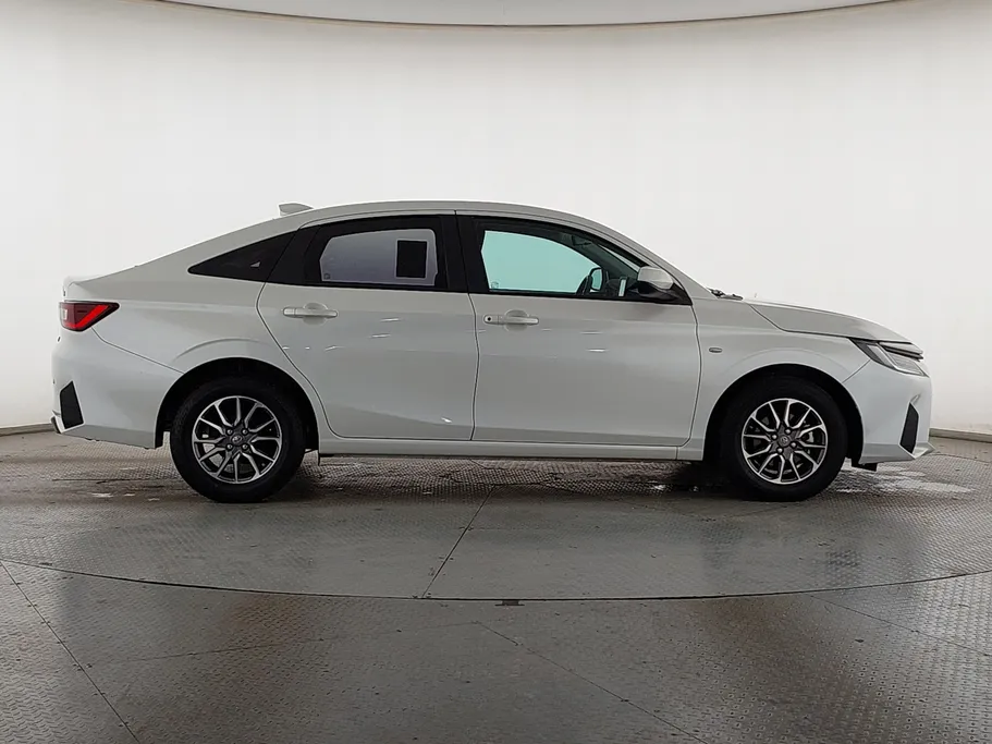 تويوتا يارس Y 2024 