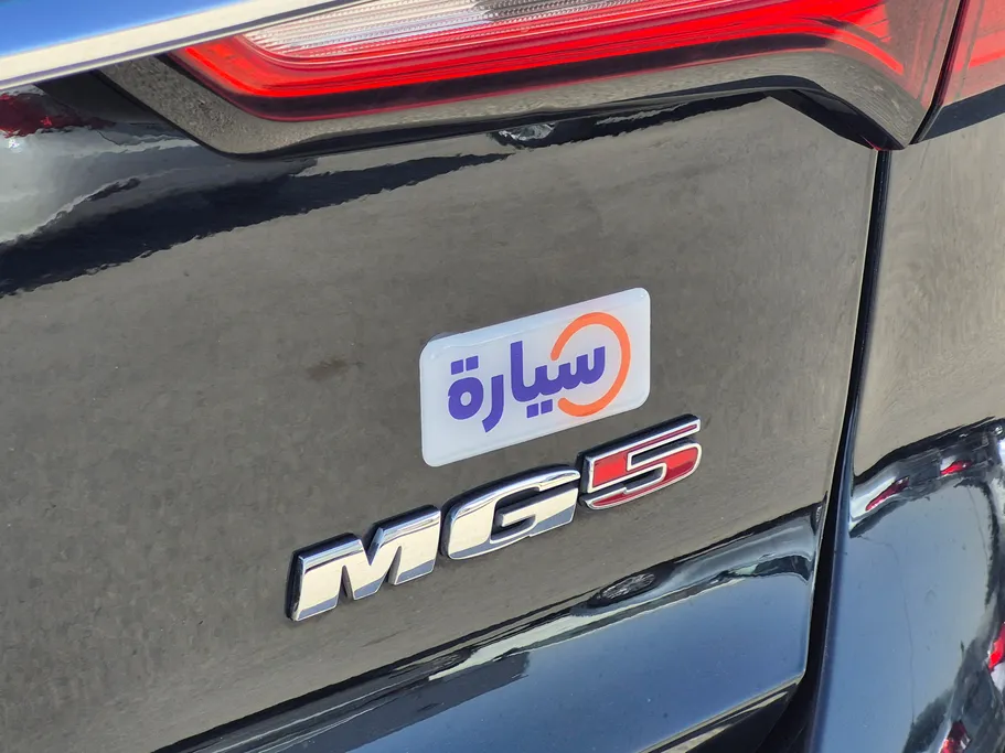 2023 MG 5 LUX 
