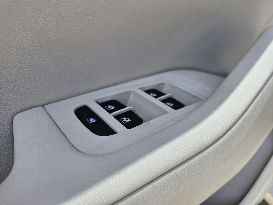 2024 Hongqi H5 Flagship 