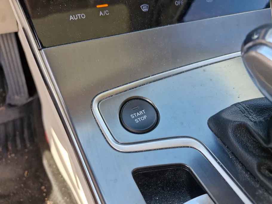 2024 Hongqi H5 Flagship 