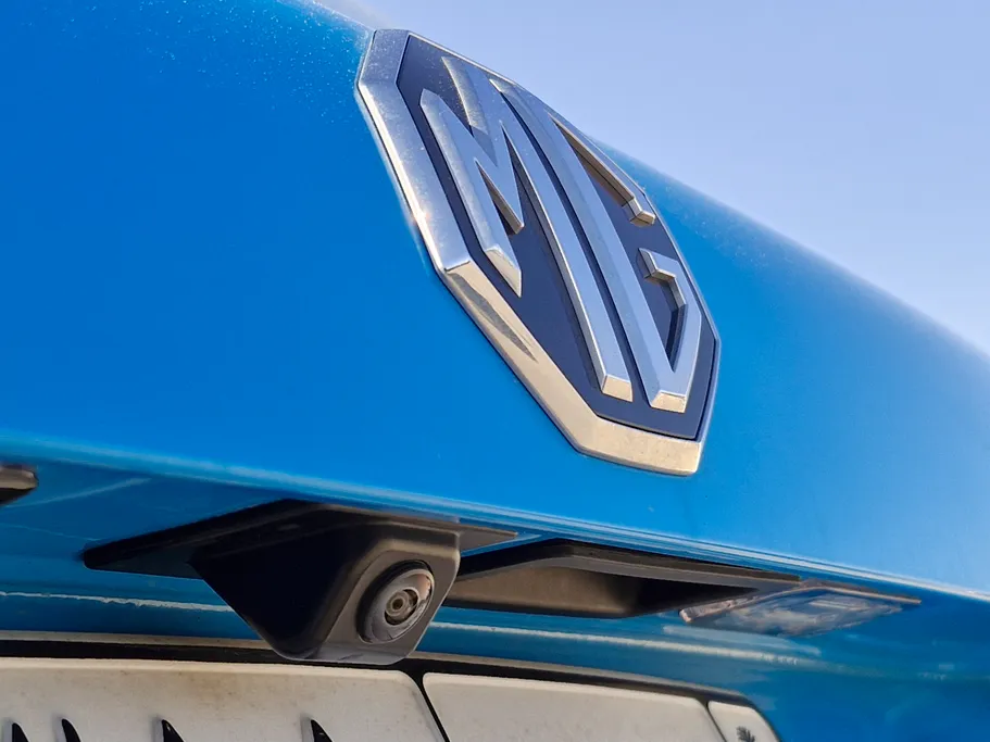 ام جي HS LUX 2024 