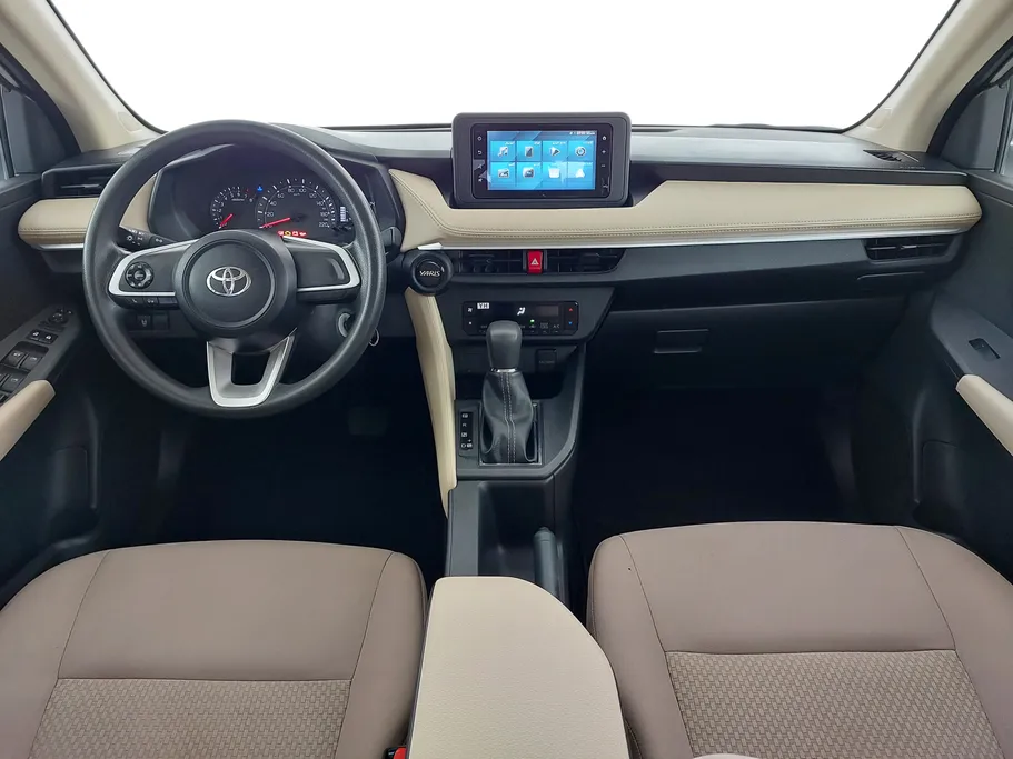 2023 Toyota Yaris  Y 