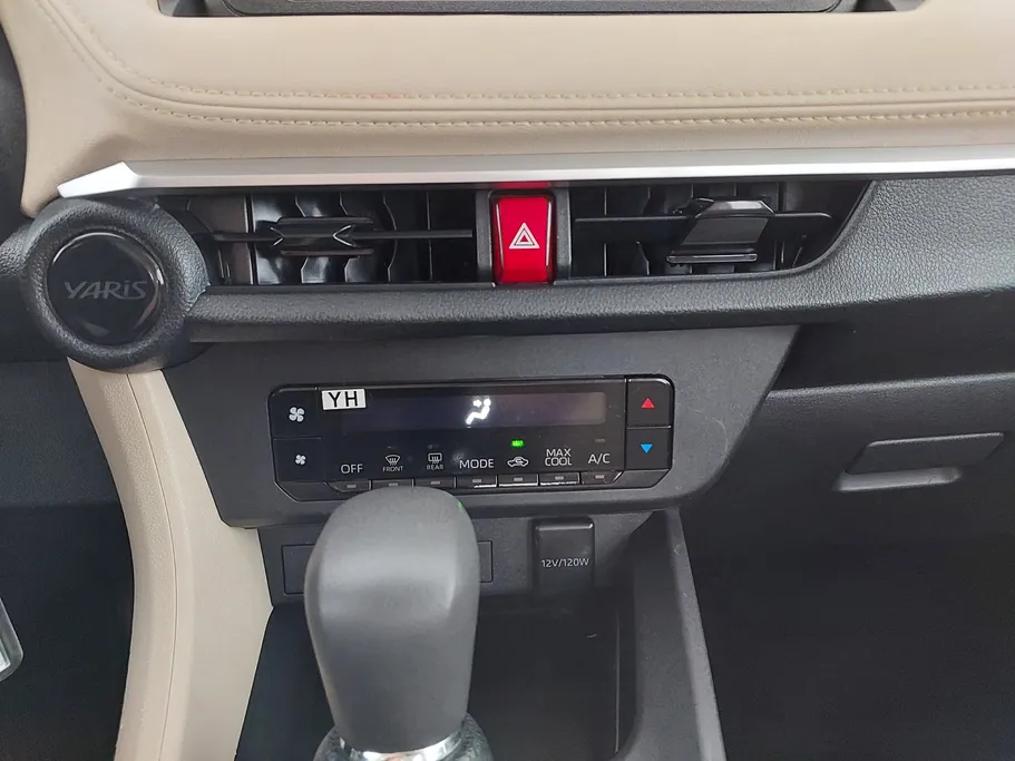 2023 Toyota Yaris  Y 