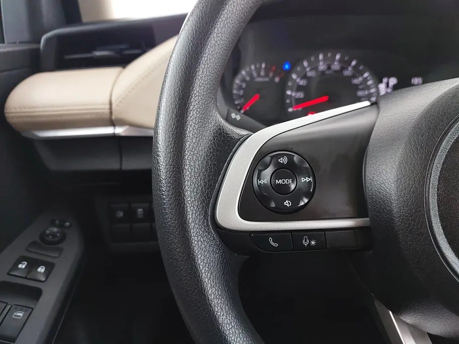 2023 Toyota Yaris  Y 