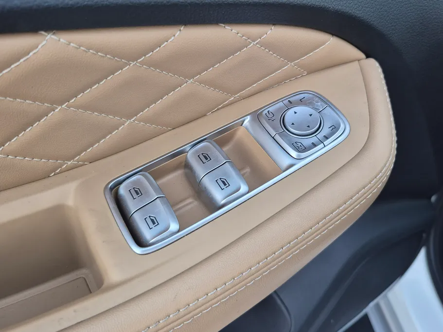 ام جي RX8 LUX 2024 