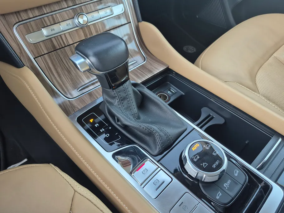 ام جي RX8 LUX 2024 