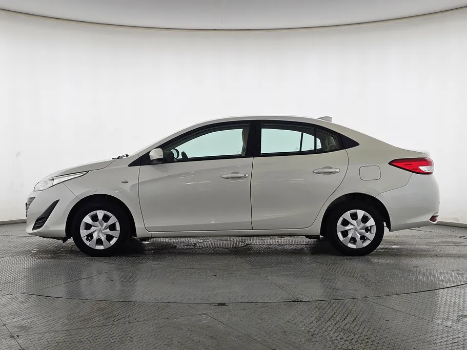 2019 Toyota Yaris  Y 