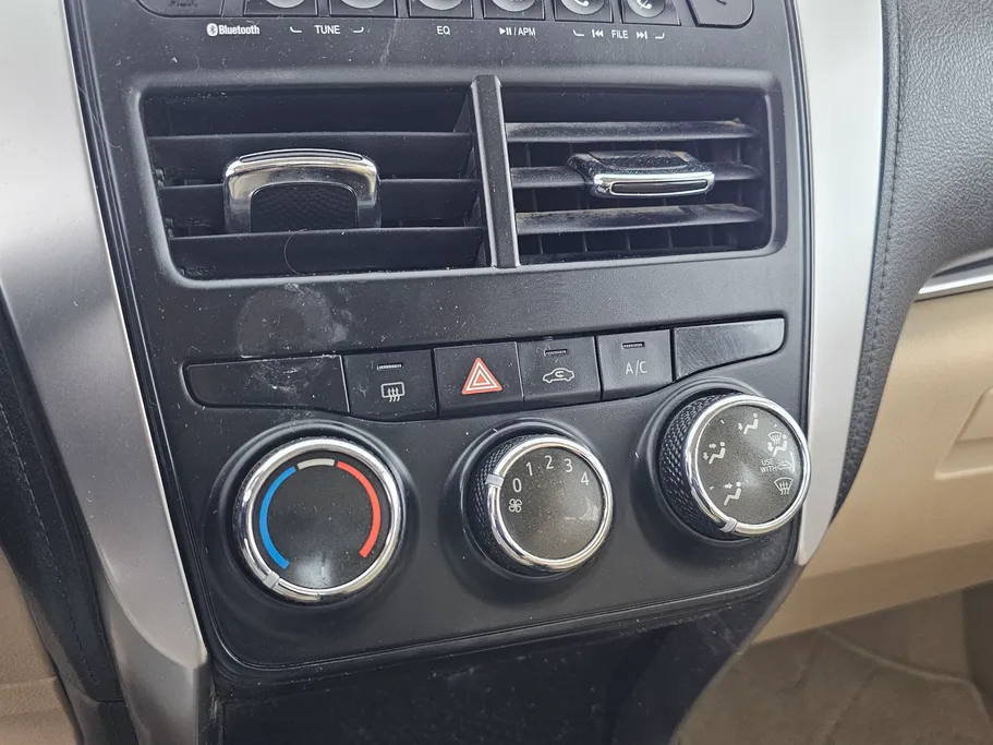 2019 Toyota Yaris  Y 