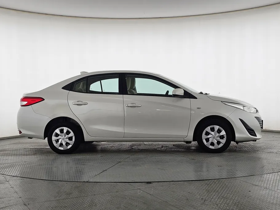 2019 Toyota Yaris  Y 