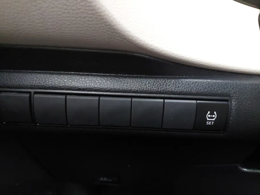 تويوتا كورولا XLI 2023 