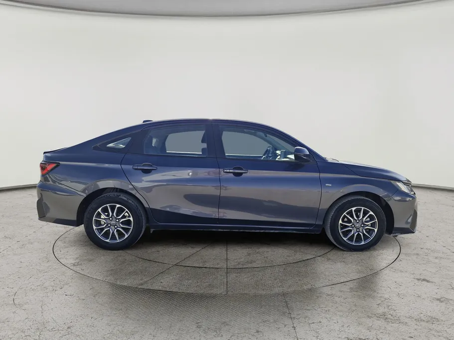 2024 Toyota Yaris  Y 